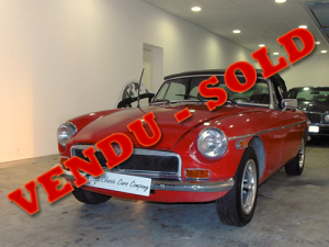 MG B Cabriolet rouge