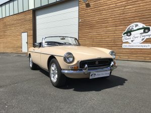 MG B cabriolet beige