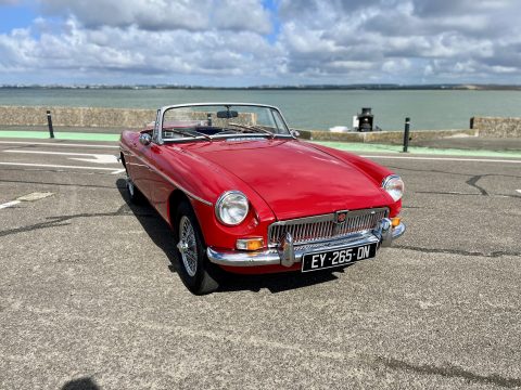 MG B - 1973